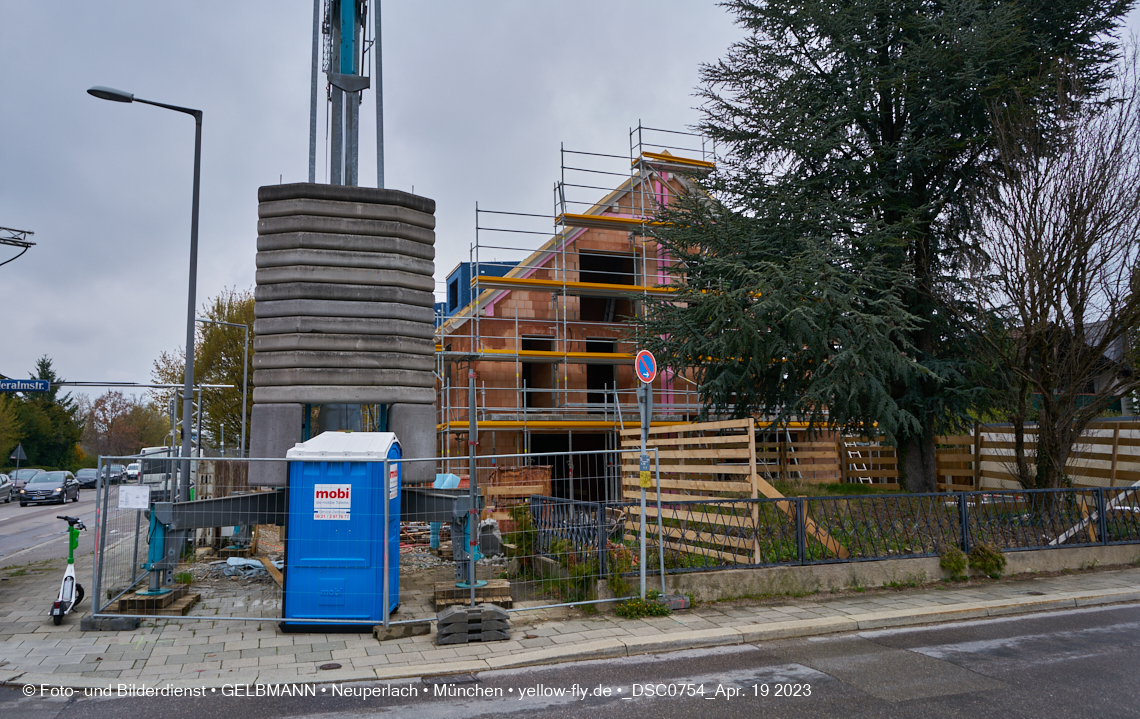 19.04.2023 - Bilder von der Baustelle Niederalmstraße 16 in Neuperlach